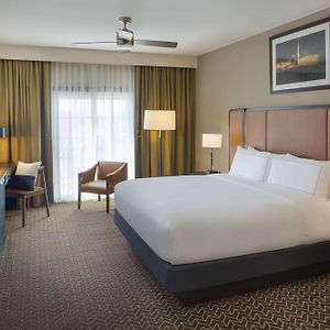 Junior King Suite Bath Tub Mobility Accessible